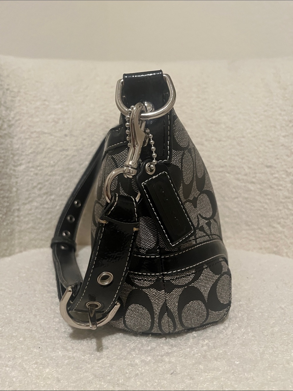 Coach Black and Gray Signature Shoulder Bag - Picture 4 of 10
